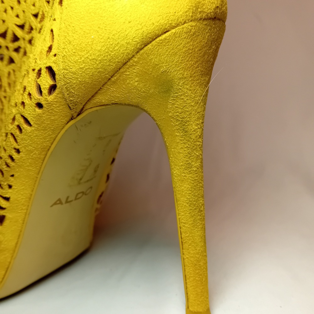 ALDO Yellow Suede Laser Cutout Peep Toe Stiletto Heel Bootie Ankle Boot 8.5 READ - Picture 15 of 16